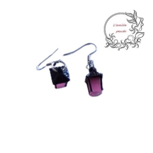 Boucle d'oreille petite lanterne fuschia