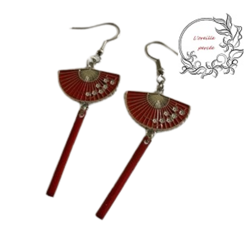Boucle d'oreille éventail rouge émail
