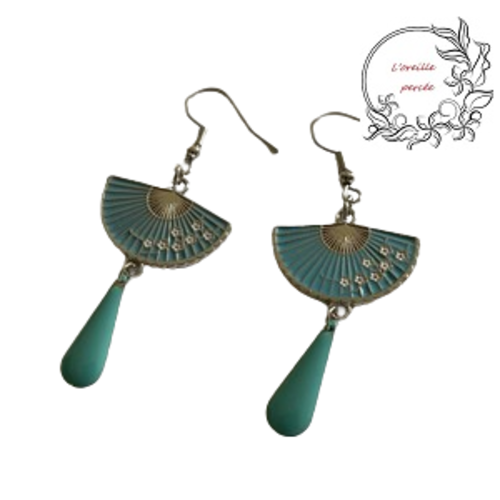 Boucle d'oreille éventail bleu émail
