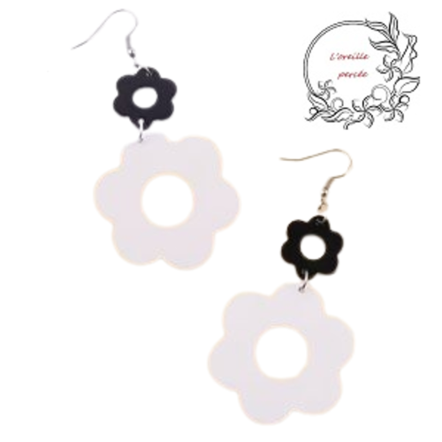 Boucle d'oreille duo de fleurs noires et blanches