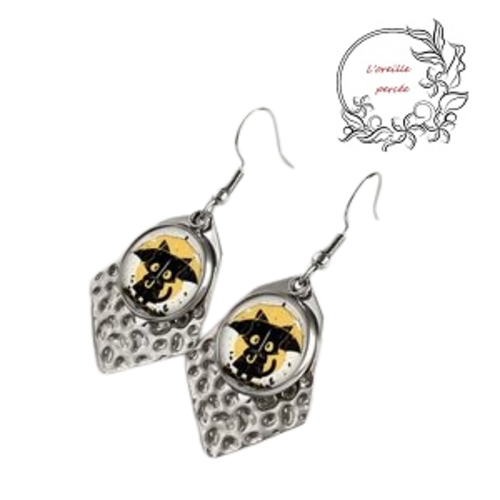 Boucle d'oreille chat noir sous la pluie