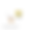 Boucle d'oreille asymétrique seau de peinture et son pinceau jaune