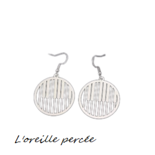 Boucle d'oreille touche de piano