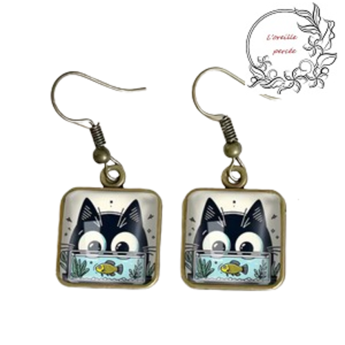 Boucle d'oreille cabochon chat et noir et poisson