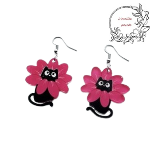 Boucle d'oreille chat noir et fleur de magenta