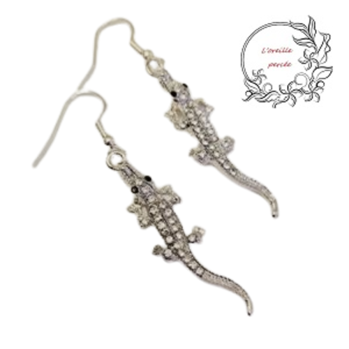 Boucle d'oreille crocodile argenté incrusté de strass