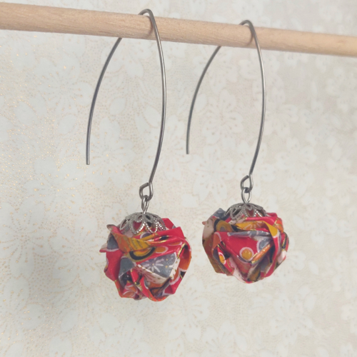 Boucles d'oreilles origami kusudama, rouge, jaune et argent