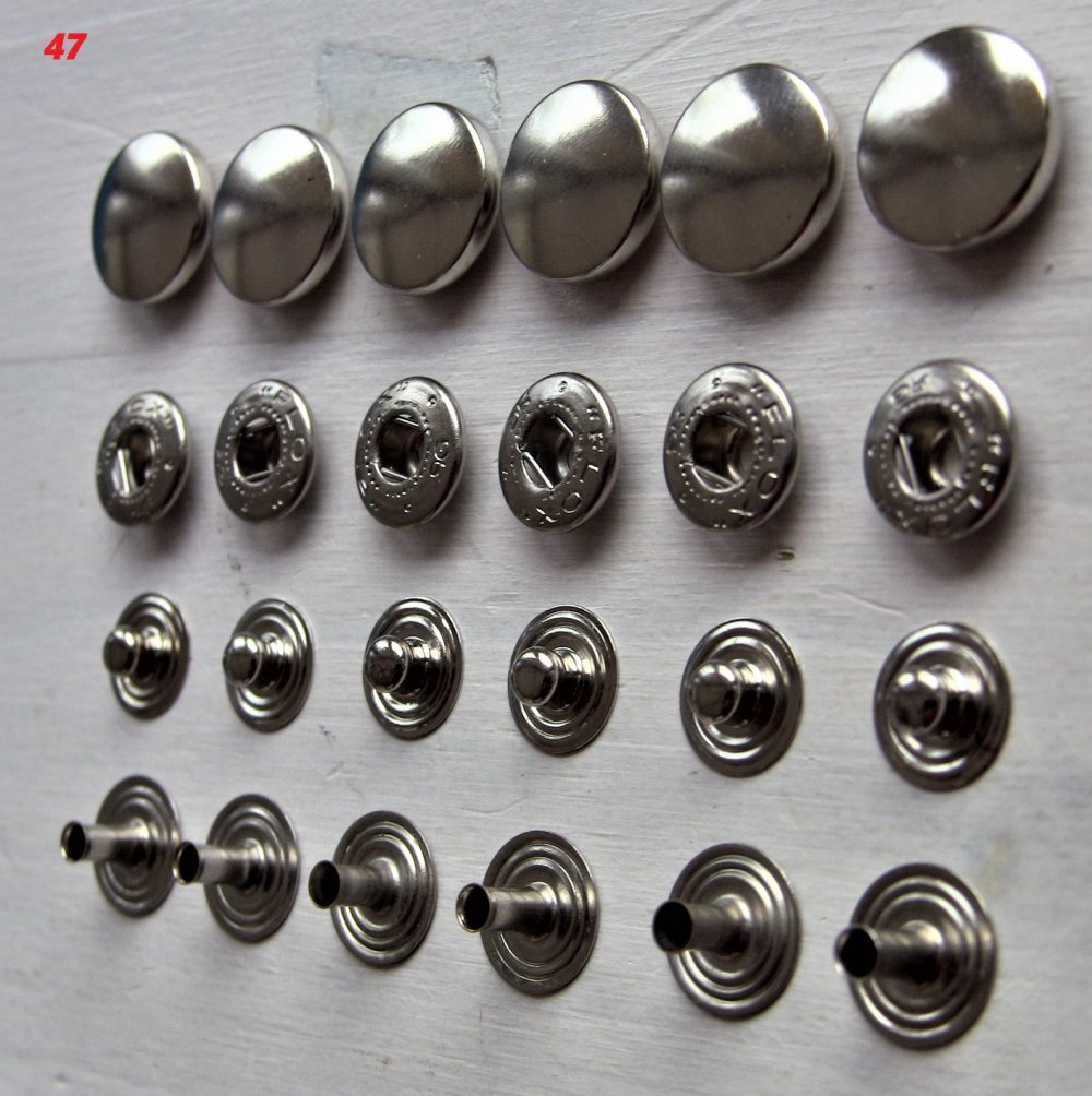 Bouton pression pour tissus epais , diametre de tete 14 mm , laiton ,vieux laiton , canon de