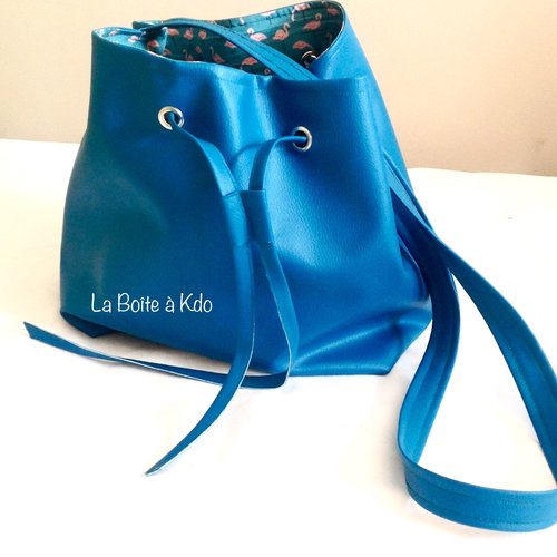 Sac seau en simili cuir bleu