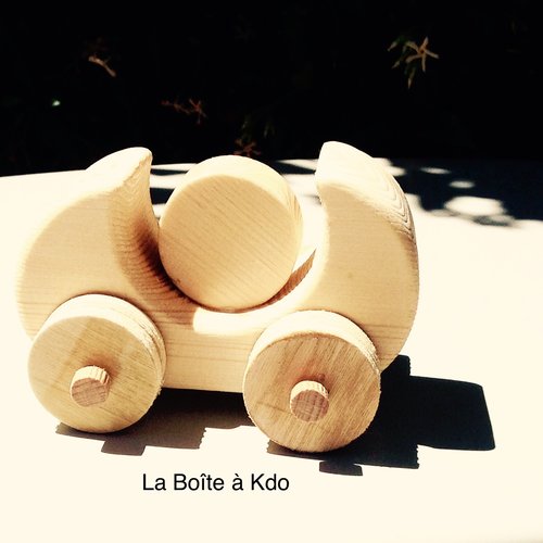 Jouets en bois - voiture futuriste - création artisanale