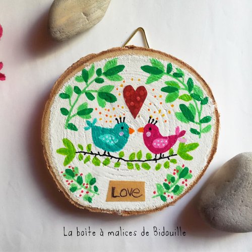 Peinture sur rondin de bois, collage avec deux oiseaux amoureux