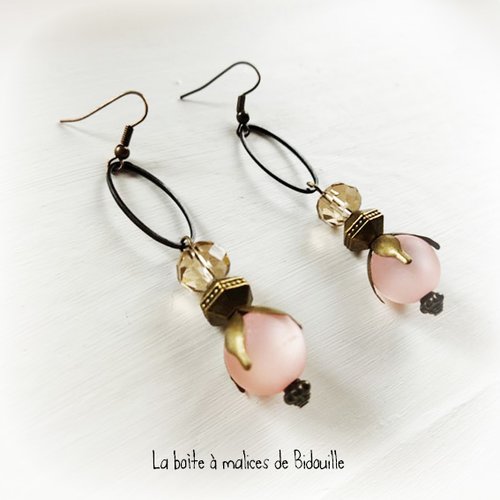 Boucles d'oreilles bronze bohème - perles en verre givré et à facettes - rose pastel et brun clair