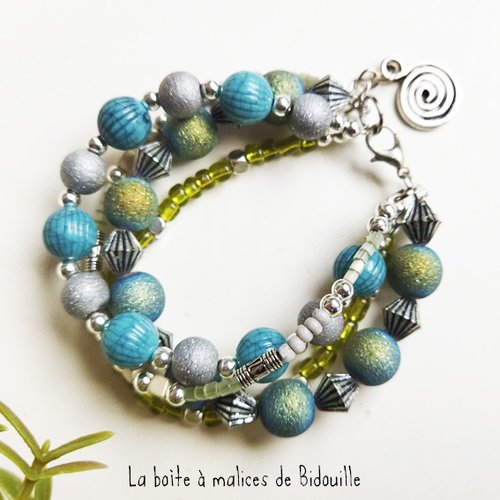 Bracelet boho multirang argenté - bleu, vert, gris -  breloque spirale