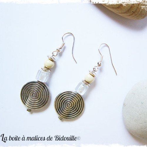 Boucles d'oreilles argentées ethniques  avec spirale et perle transparente