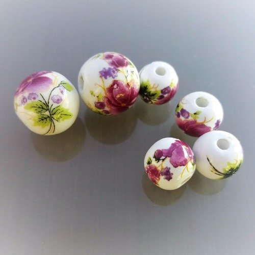 Lot de 6 perles en céramique écrue imprimée fleurs
