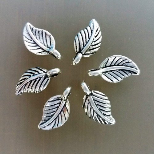 6 pendentifs feuilles métal coloris argent