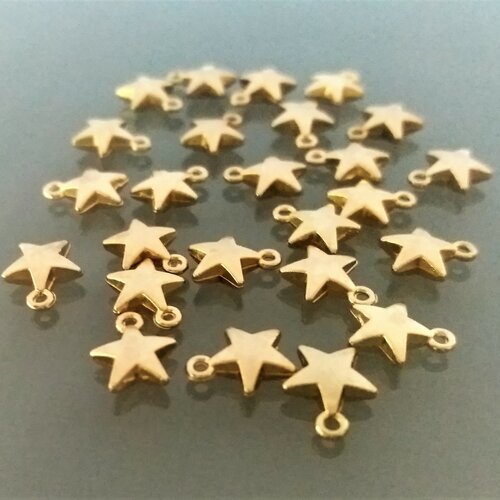 25 breloques étoiles 7 mm métal coloris doré