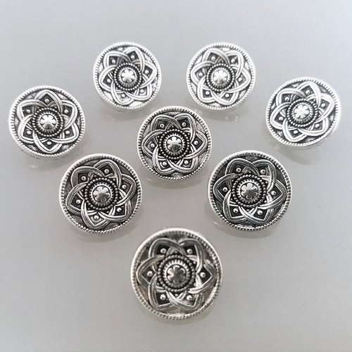 8 boutons ronds 14 mm métal gravé coloris argent