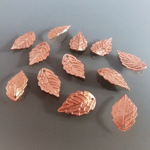 12 breloques feuilles 17 mm métal coloris cuivre