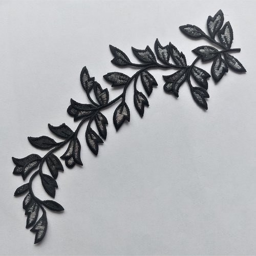 Applique thermocollante feuilles brodées noires et argent 24 cm