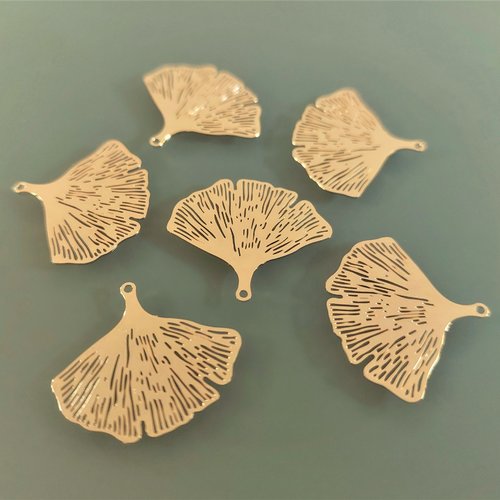 6 pendentifs feuilles de gingko 22 mm métal coloris doré