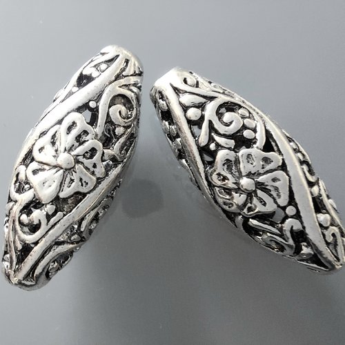 2 grosses perles ovales 2,5 cm métal ajouré coloris argent