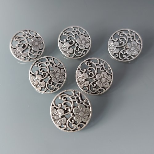 6 boutons ronds 19 mm métal gravé et ajouré coloris argent