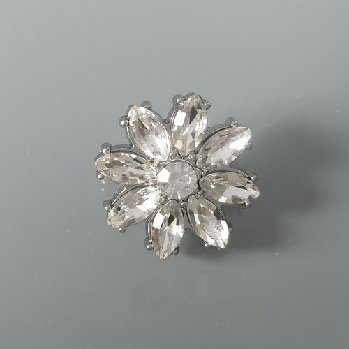 Bouton bijou fleur 22 mm argent et strass