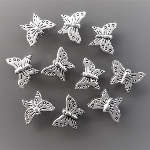 10 perles papillons gravées métal coloris argent