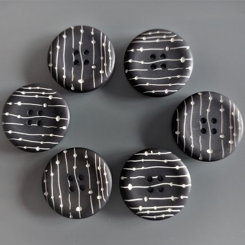 6 boutons ronds 28 mm plastique gris anthracite gravé d'un motif blanc