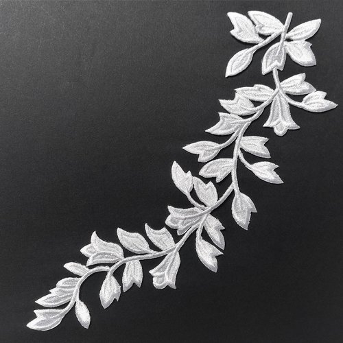 Applique thermocollante feuilles brodées blanches 24 cm
