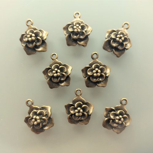 8 pendentifs fleurs 14 mm métal coloris bronze