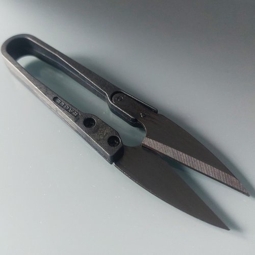 Coupe fil 10,5 cm coloris noir