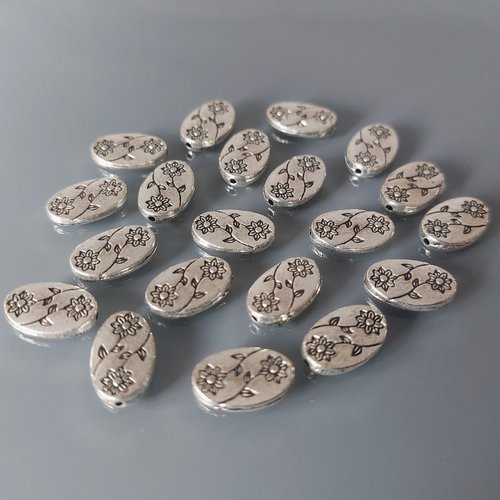 20 perles ovales 13 mm gravées métal coloris argent