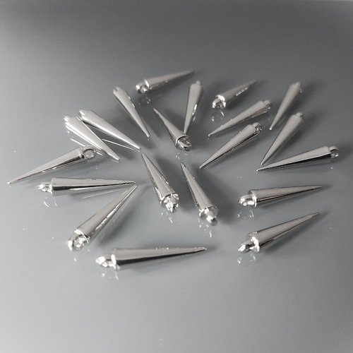 20 pendentifs cônes 25 mm coloris argent