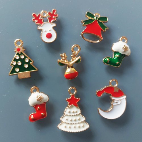 8 breloques noël métal coloris doré et émail rouge, vert et blanc