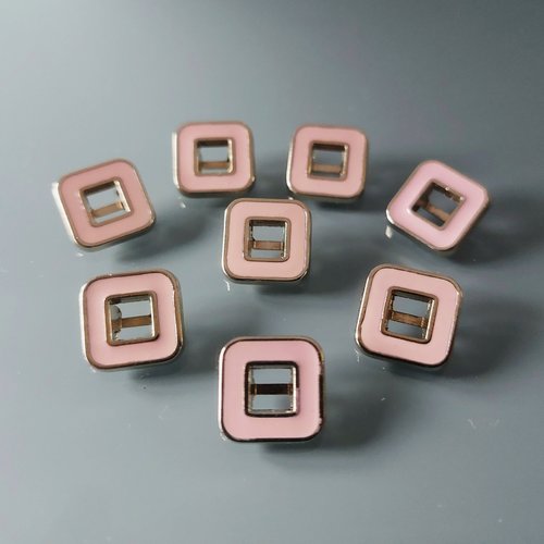 8 boutons carrés 12 mm métal coloris argent et émail rose