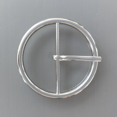Boucle de ceinture ronde coloris argent passage de 4 cm