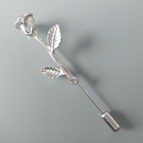 Fibule fleur et feuilles métal coloris argent