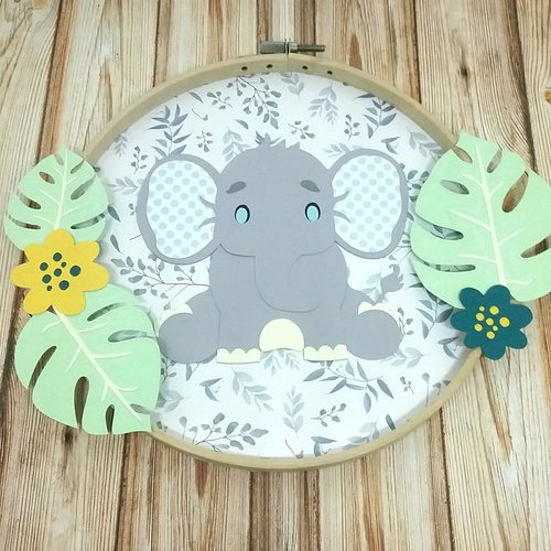 Tableau éléphant décoration pour chambre de bébé montée sur tambour à  broder