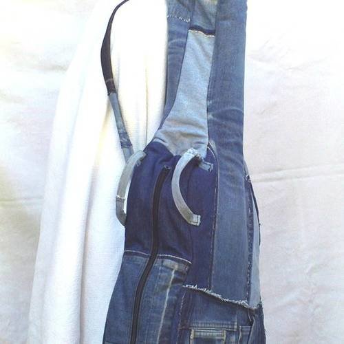Housse de guitare en jean recyclé (réalisation à la demande)