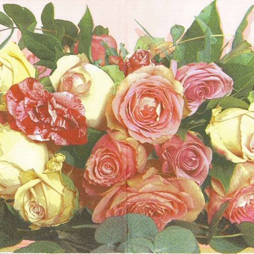 Serviette bouquet de rose luxuriant sur fond rose 