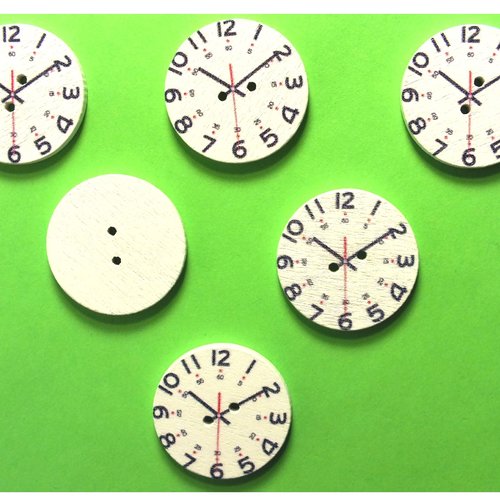 Lot 6 boutons bois : rond motif pendule 25mm