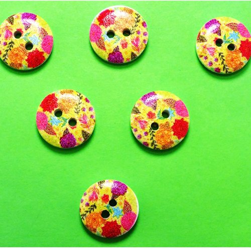 Lot 6 boutons bois : rond motif fleur 15mm (31)