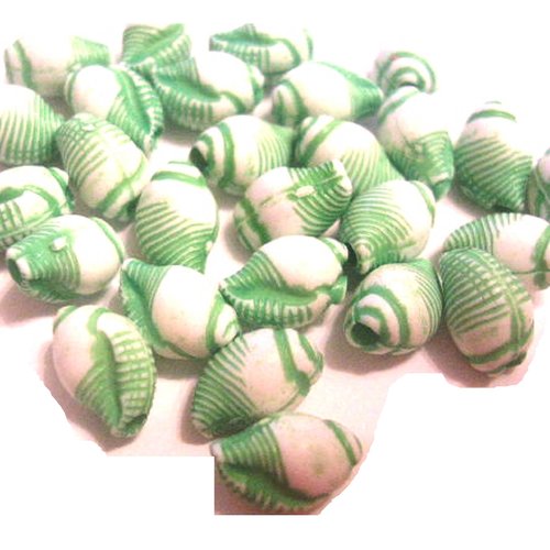 Perles acryliques : 40 coquillages vert 8mm