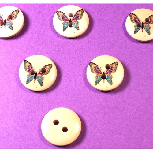 Lot 6 boutons bois : rond motif papillon 15mm (08)