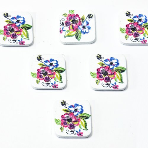 Lot 6 boutons bois : carré motif fleur 15mm (40)
