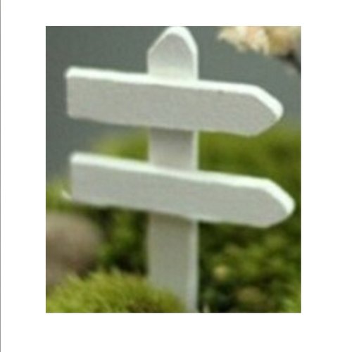 Miniature en bois : lot de 5 pancartes de direction blanc 5*3cm