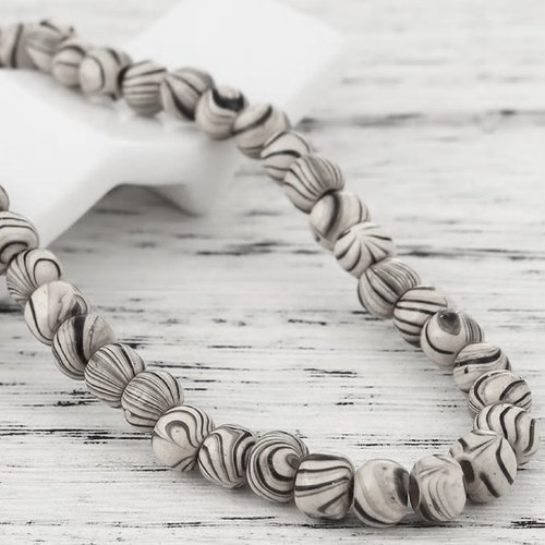 Perles bois : 50 rondes marbrées blanc/noires 6mm (12)