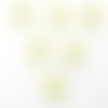 Lot 6 boutons acryliques : coeur ecru +  fleur blanche 14*14mm